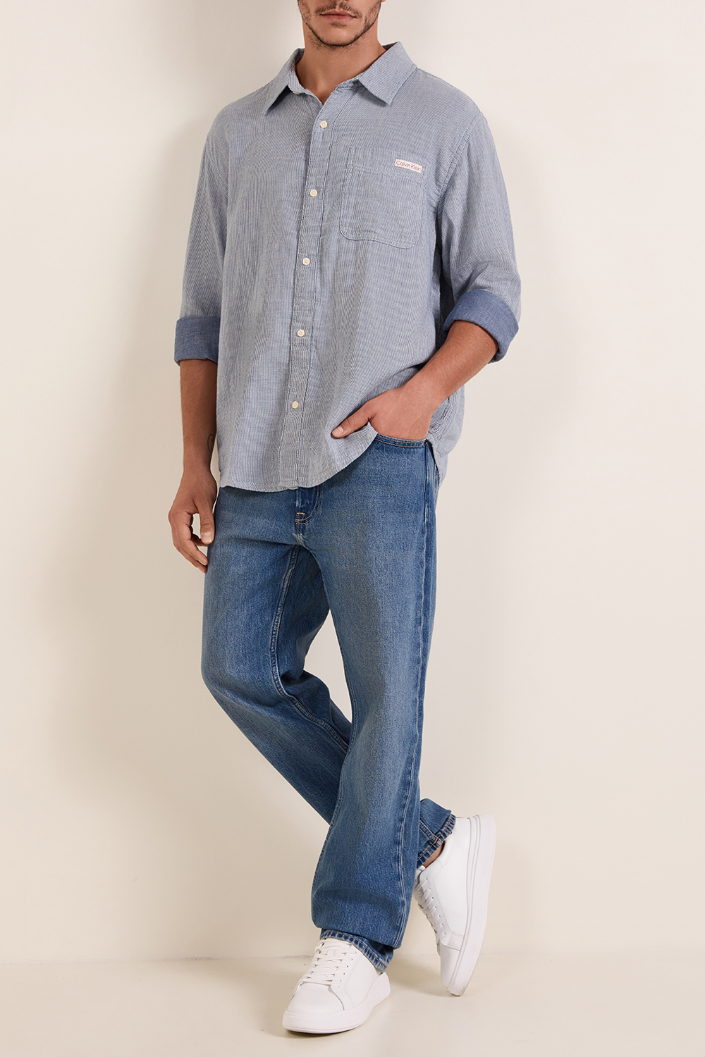 חולצת כפתורים